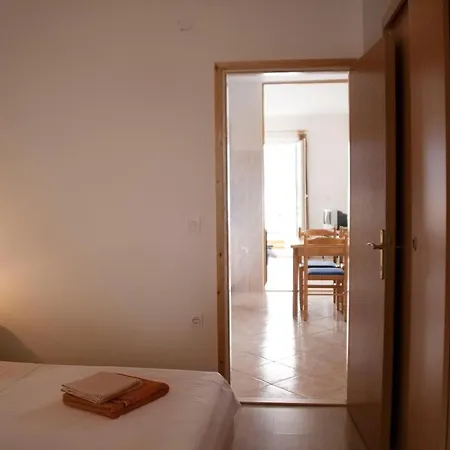 Ferienwohnung Fuer 4 Personen Ca 35 Qm In Lumbarda, Dalmatien Sueddalmatien - B56219 *